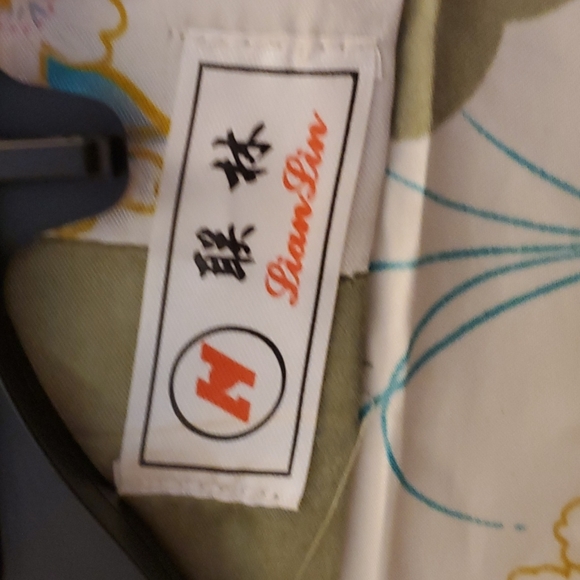 Lian Lin kimono robe with belt. - Picture 9 of 10